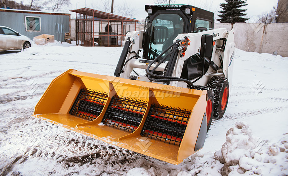 Пескоразбрасыватель Delta SM2000 на Bobcat картинка 632591