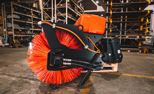 Щетка дорожная с поворотом Impulse SP 2400x850GS с принудительной системой орошения